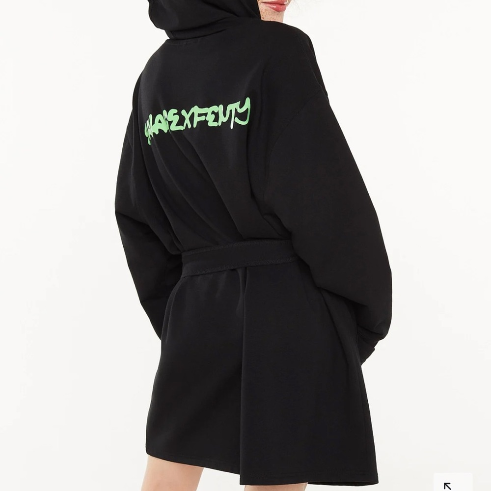 SavageX Fenty Short Robe - Picture 2 of 5